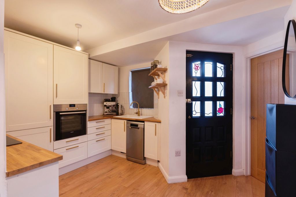 Additional image 9 of 2 bed flat for saleChurch Mews, Basildon SS15