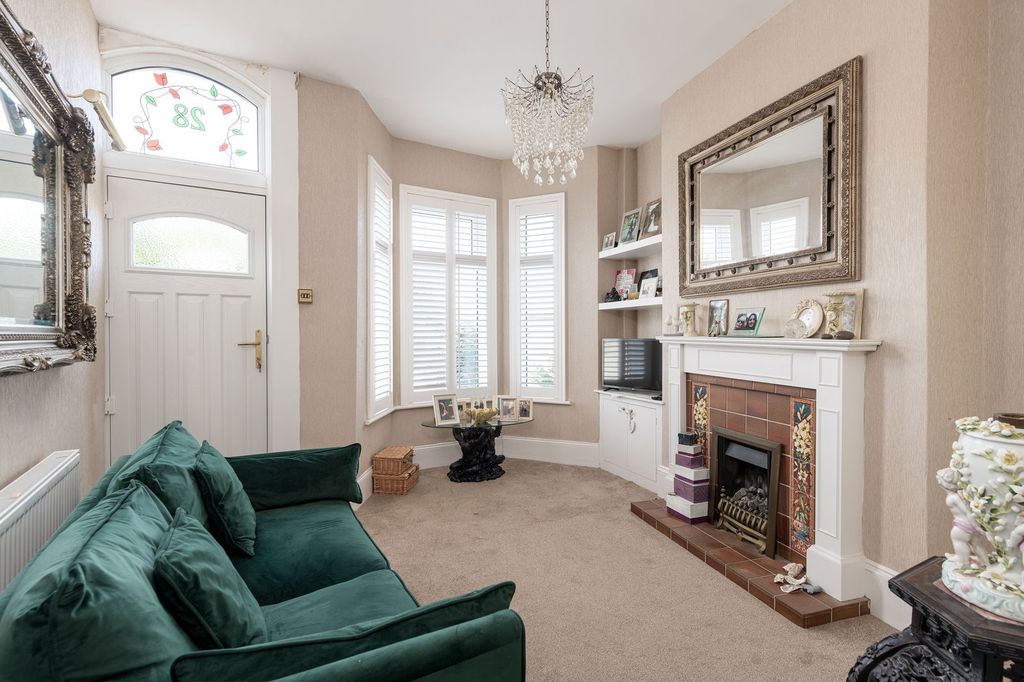 Property photo 2 of 13