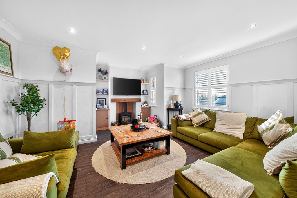 Property photo 3 of 20