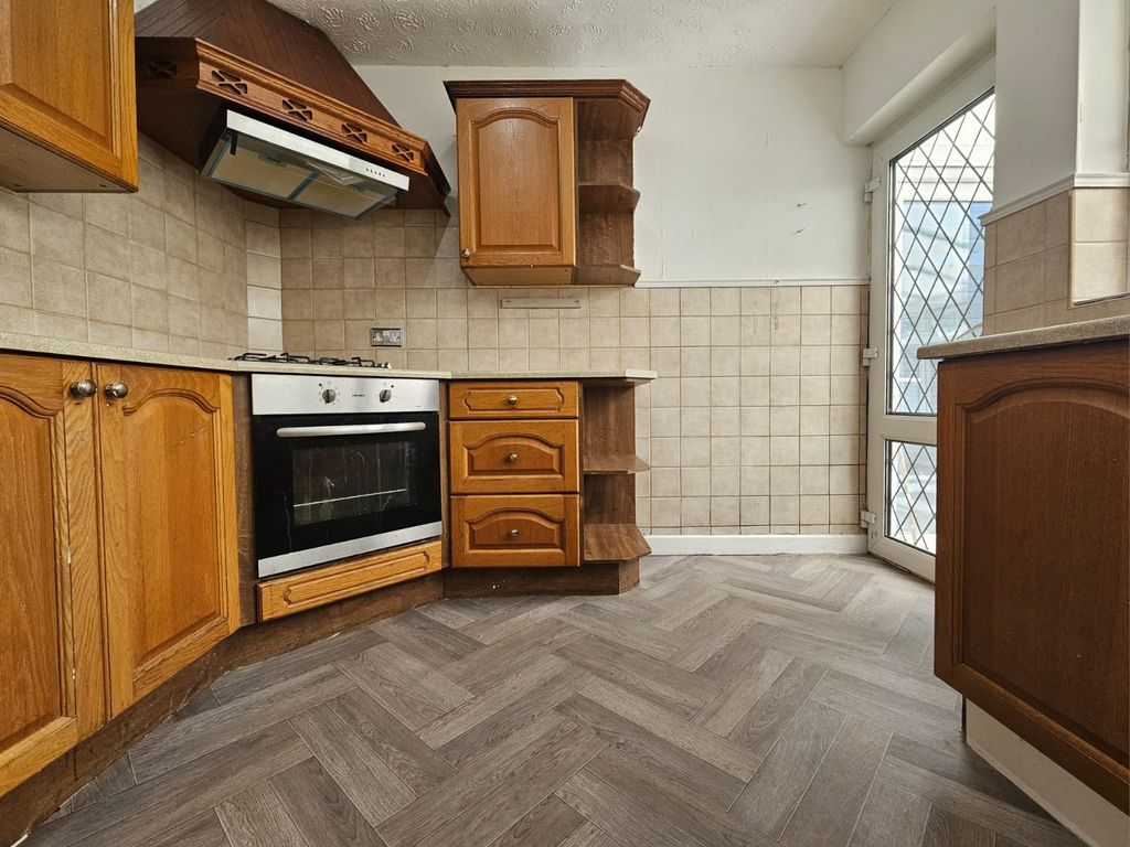 Property photo 3 of 21 Front