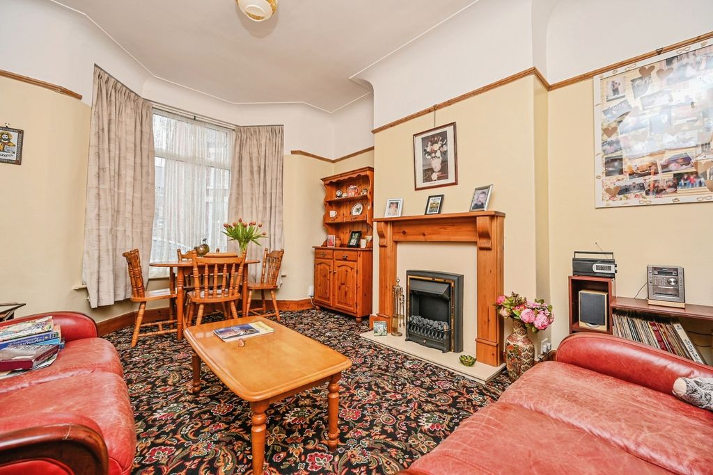 Property photo 2 of 12 Pbox-Img.Jpg