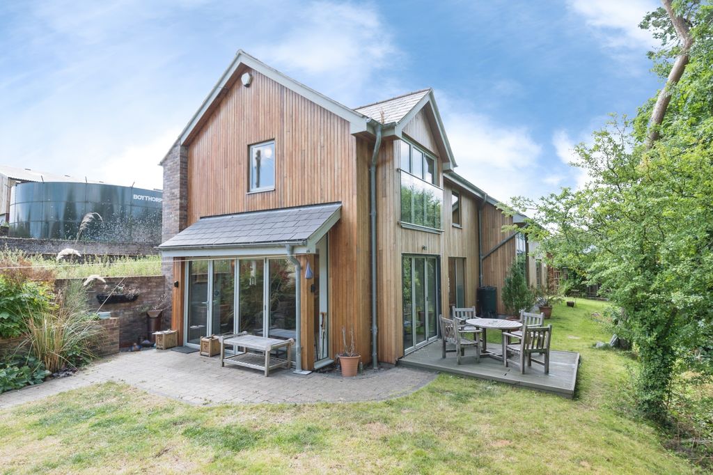 Property photo 1 of 20 Img_6644