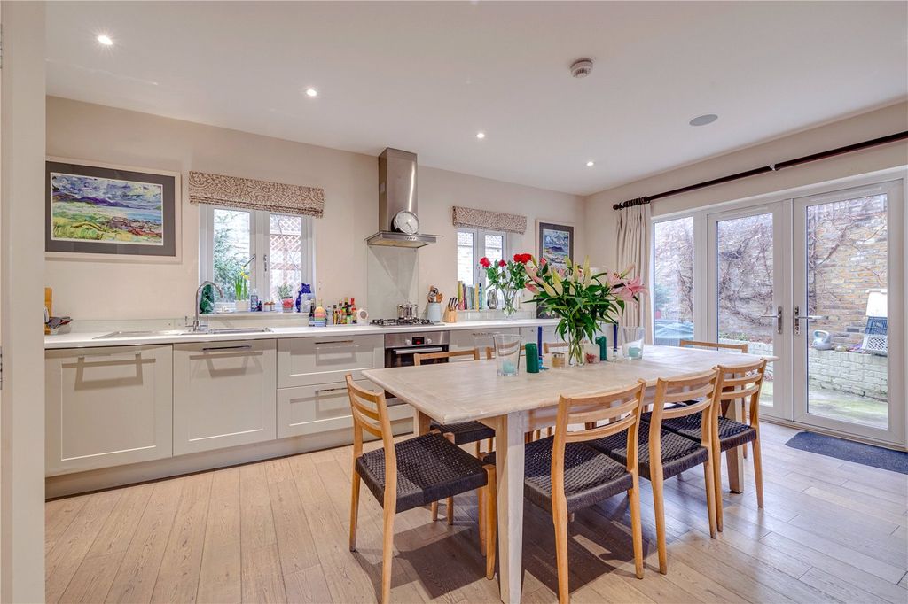 Property photo 2 of 17 Picture No. 85