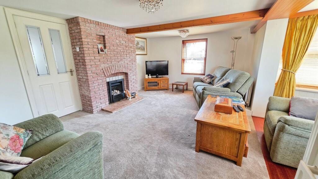 Property photo 3 of 19