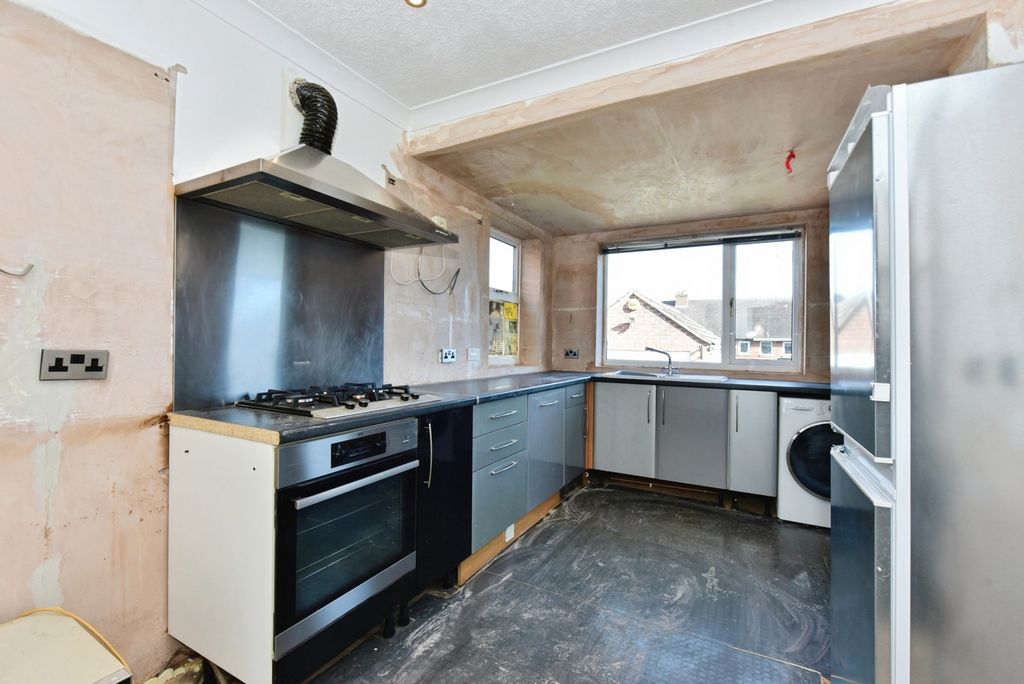 Property photo 3 of 17 Pbox-Img.Jpg