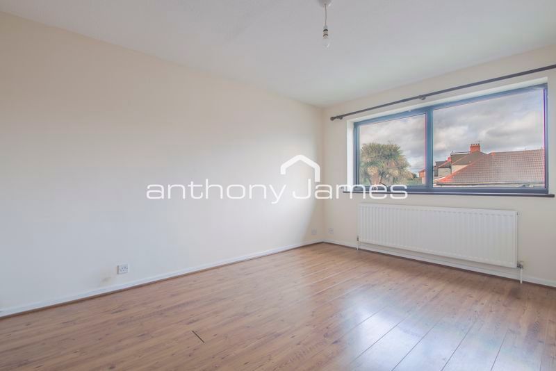 Property photo 3 of 10 Photo 5