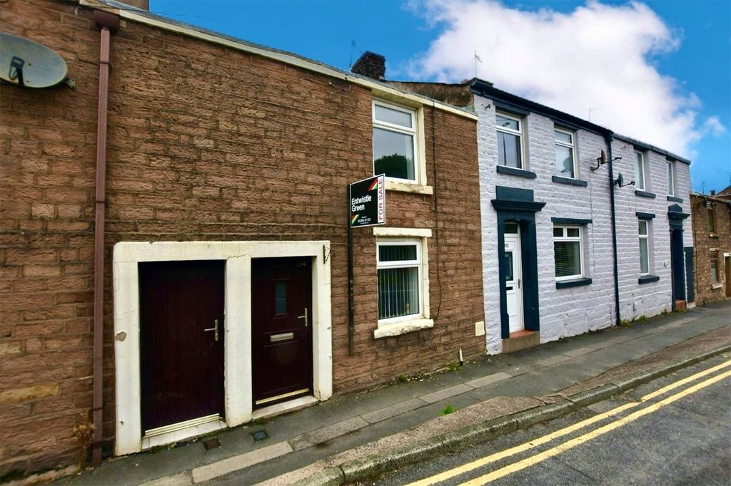 Property photo 1 of 11 Front