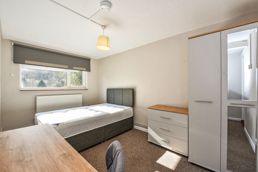 Property photo 2 of 11 Ph8_5807535