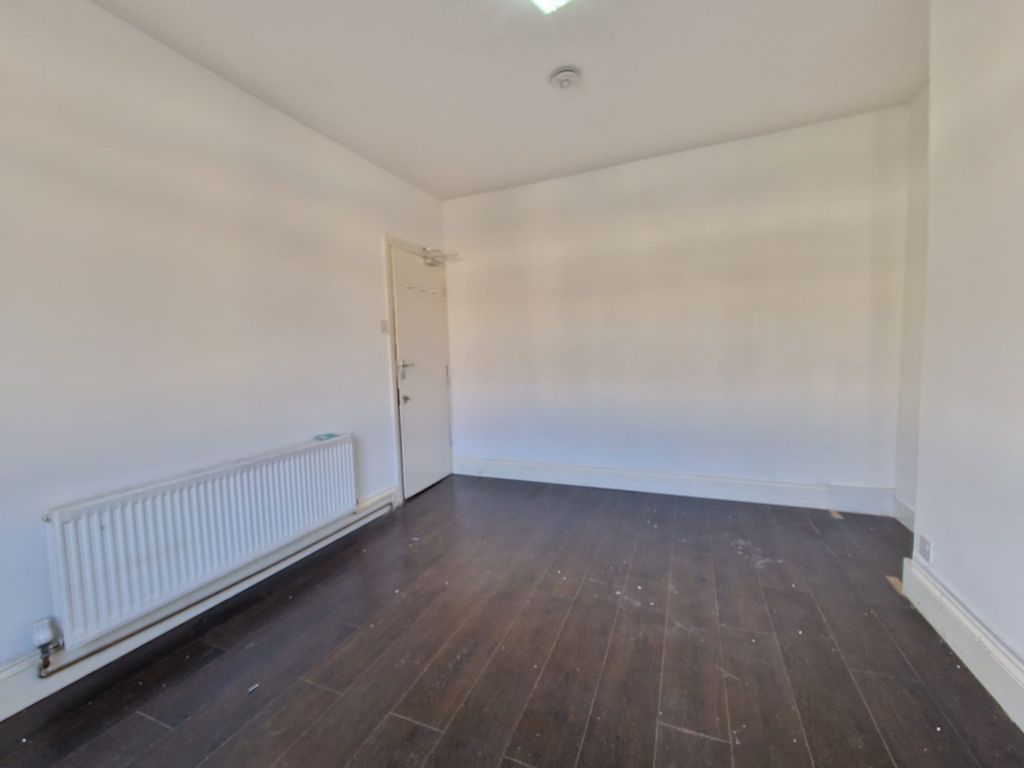 Property photo 3 of 11 Gallery