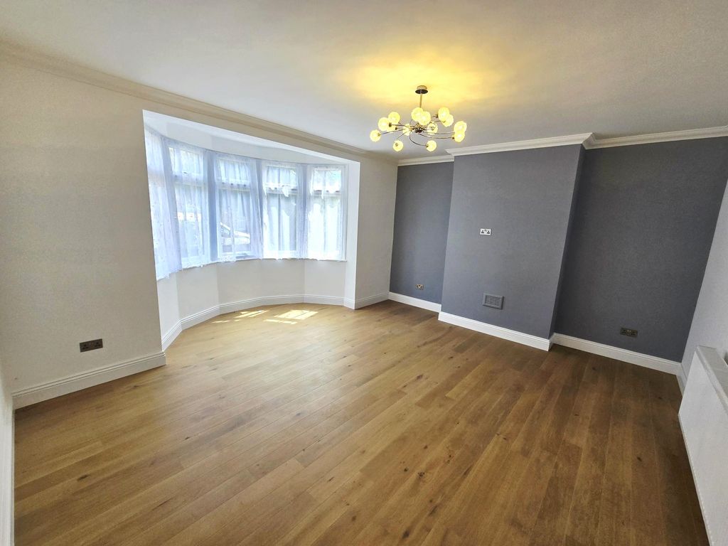 Property photo 2 of 9 Image