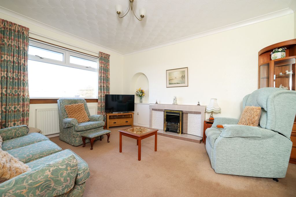 Property photo 2 of 33