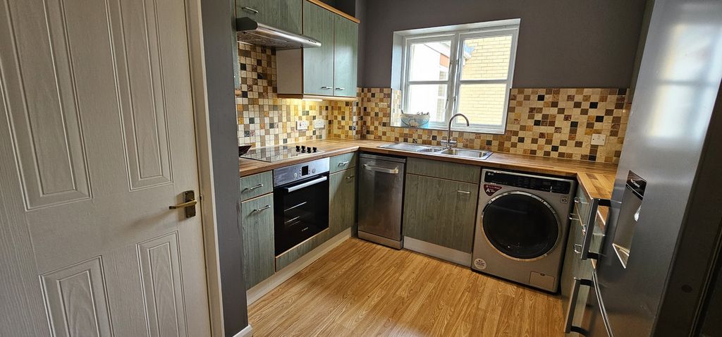 Property photo 2 of 7