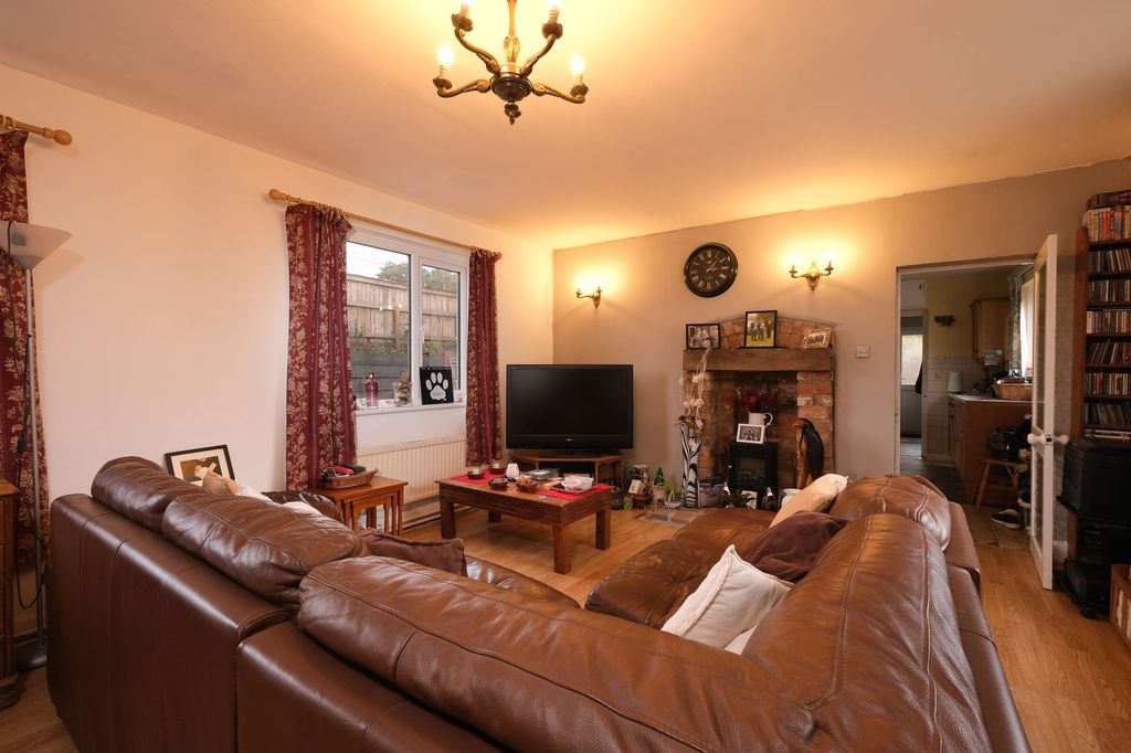 Property photo 2 of 11