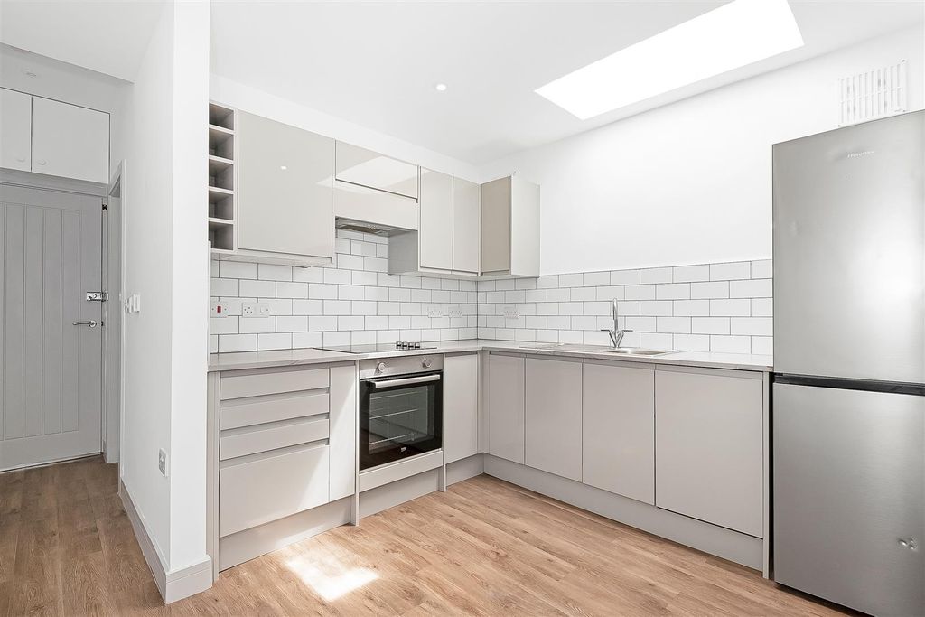 Property photo 2 of 12 Kitchen