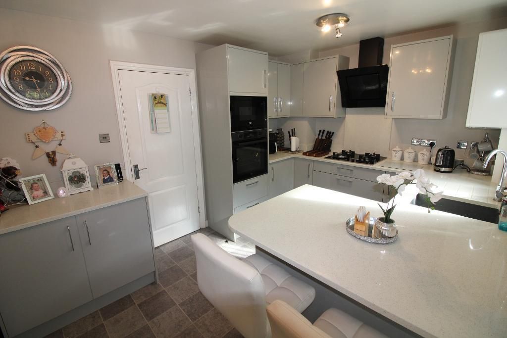 Property photo 2 of 9 Kitchen / Diner