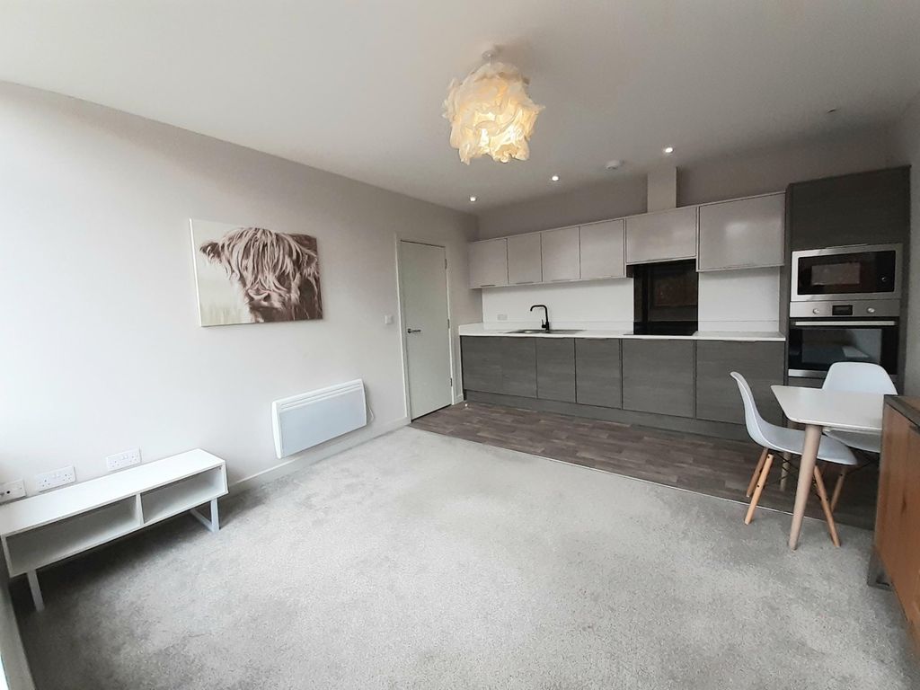 Property photo 1 of 6 Lounge/Kitchen