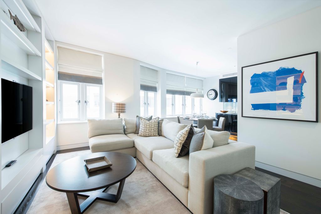 Property photo 2 of 9 Gallery