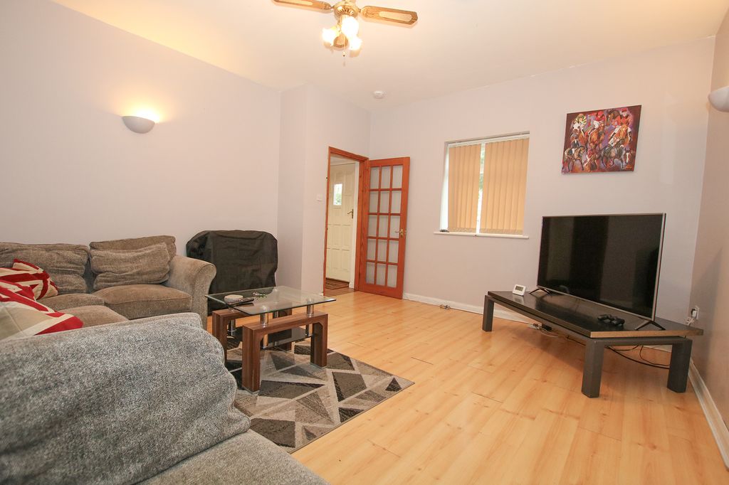 Property photo 3 of 7