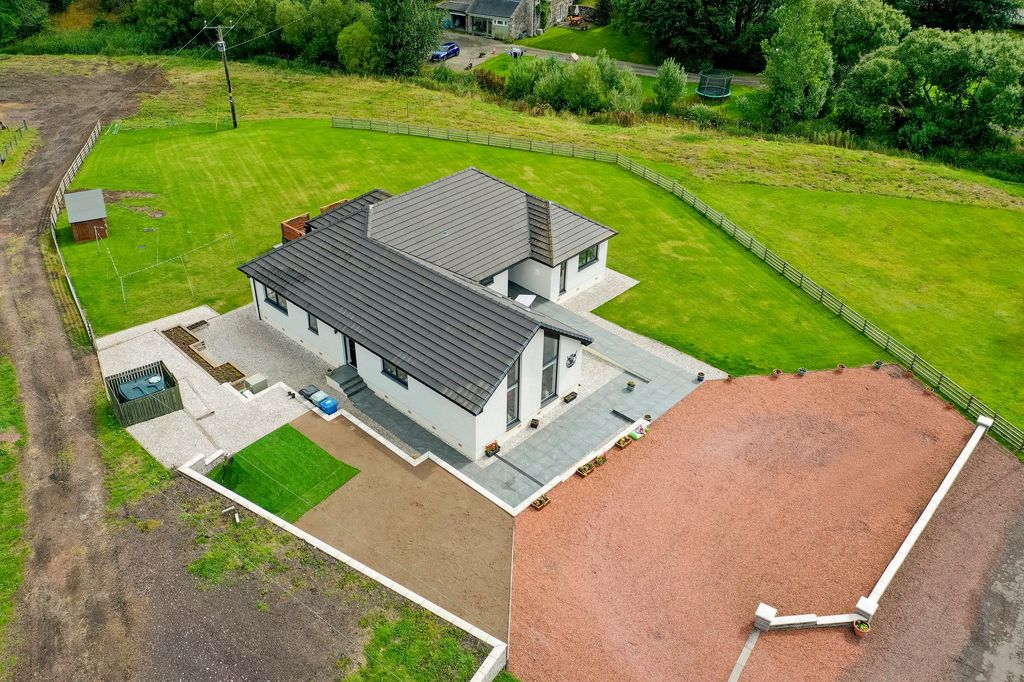 Property photo 1 of 25 Front