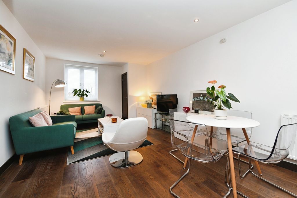 Property photo 1 of 14 Open Plan Living