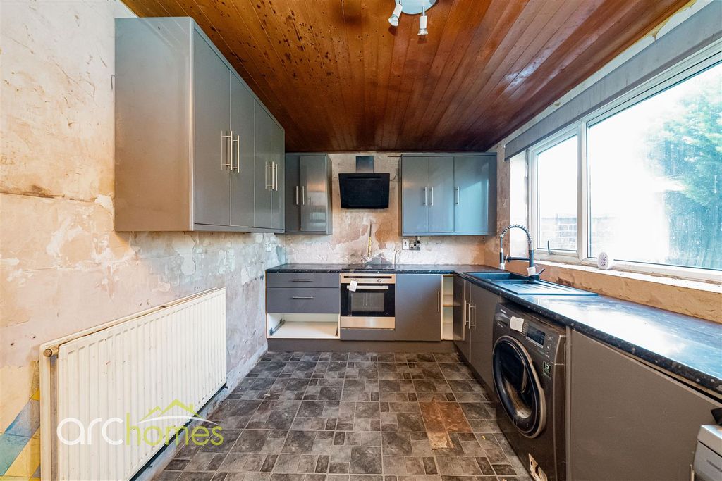 Property photo 3 of 11 Sefton-3.Jpg