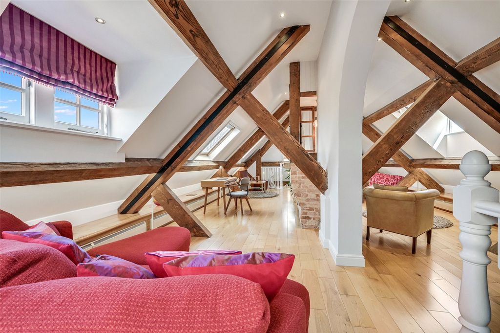 Property photo 3 of 19 Open Plan