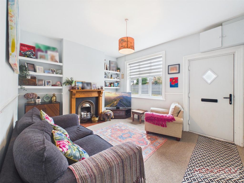 Property photo 2 of 21 Cam01943G0-Pr0617-Still001.Jpg