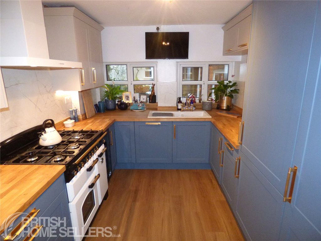 Property photo 3 of 26 Picture No. 18