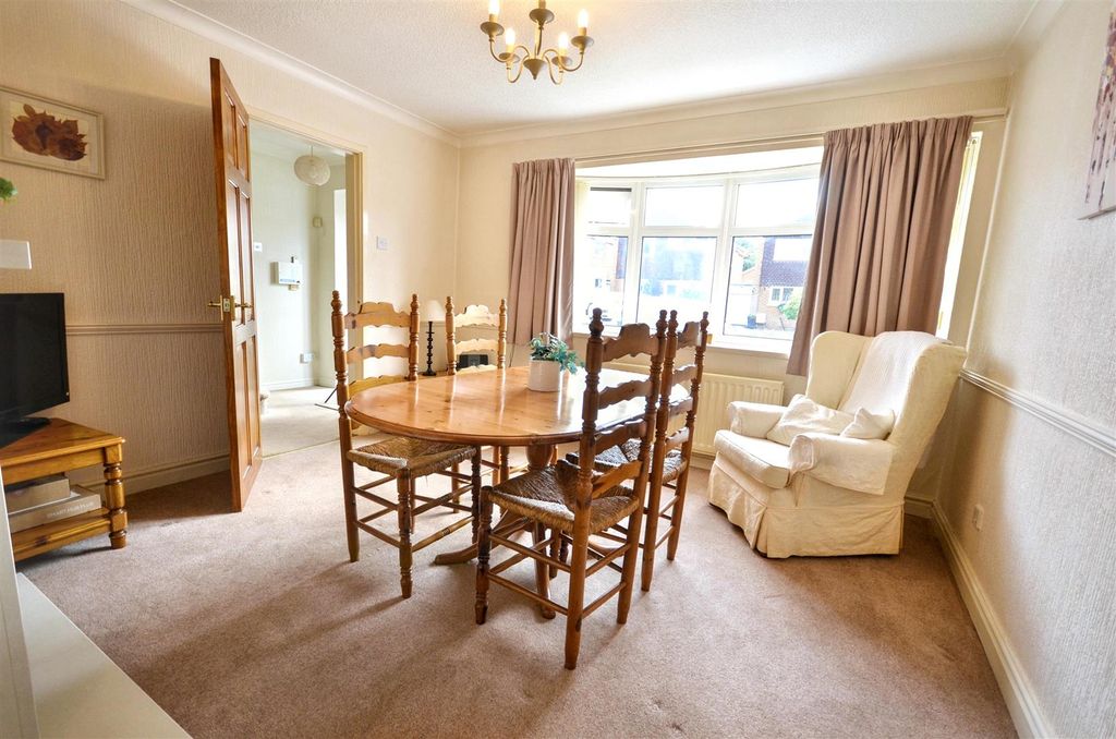 Property photo 3 of 14 Dining Room