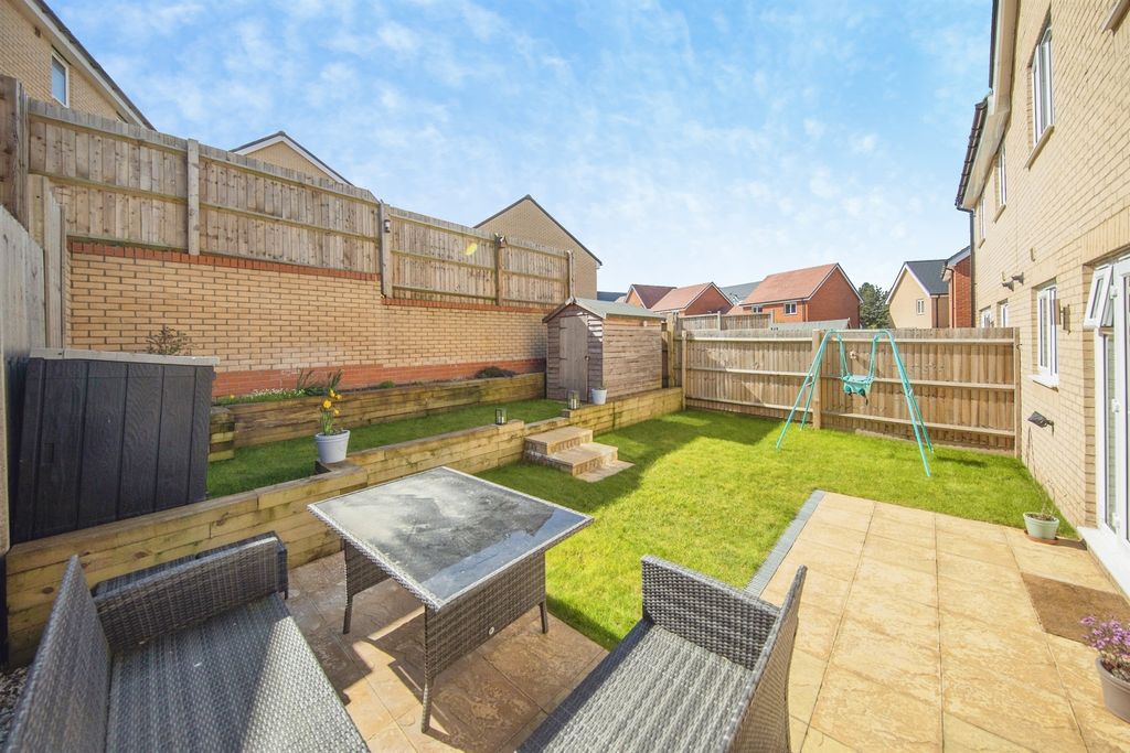 Property photo 2 of 17