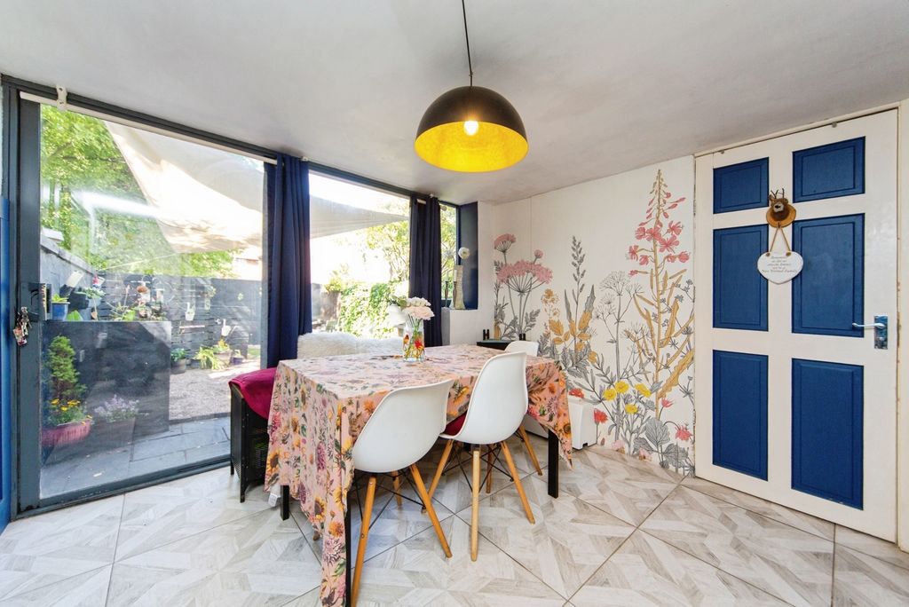 Property photo 3 of 15 Pbox-Img.Jpg