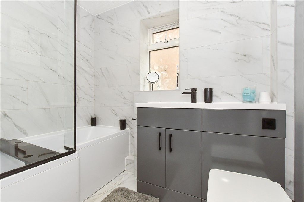 Property photo 3 of 11 Internal Feature