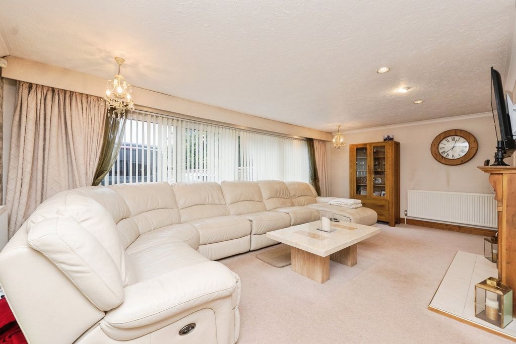 Property photo 3 of 26