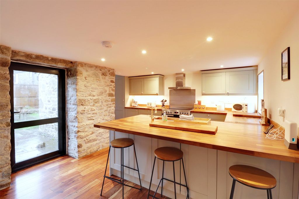 Property photo 2 of 17 Picture No. 02