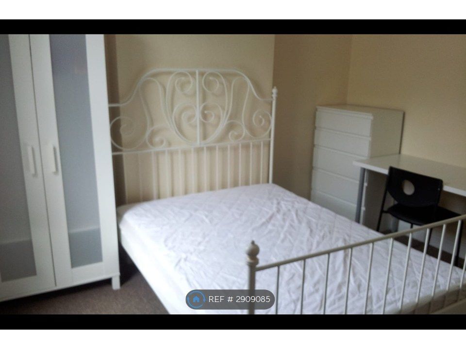 Property photo 1 of 8 Bedroom 1