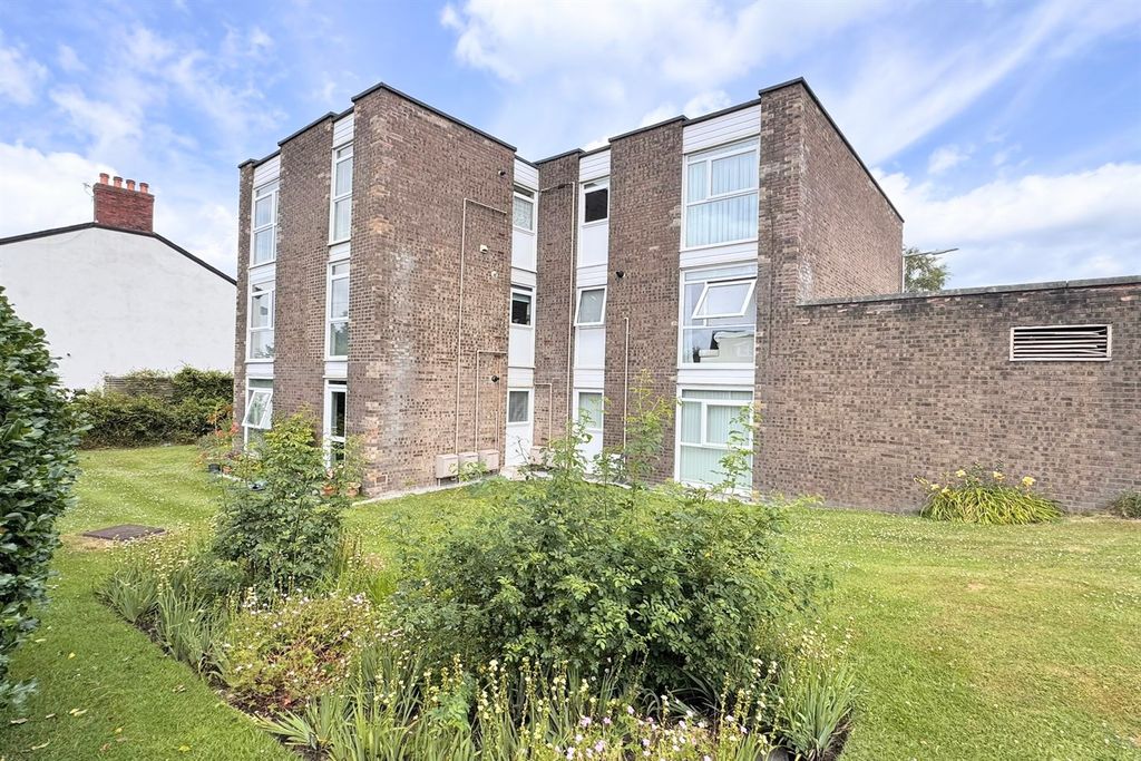 Property photo 1 of 9 External
