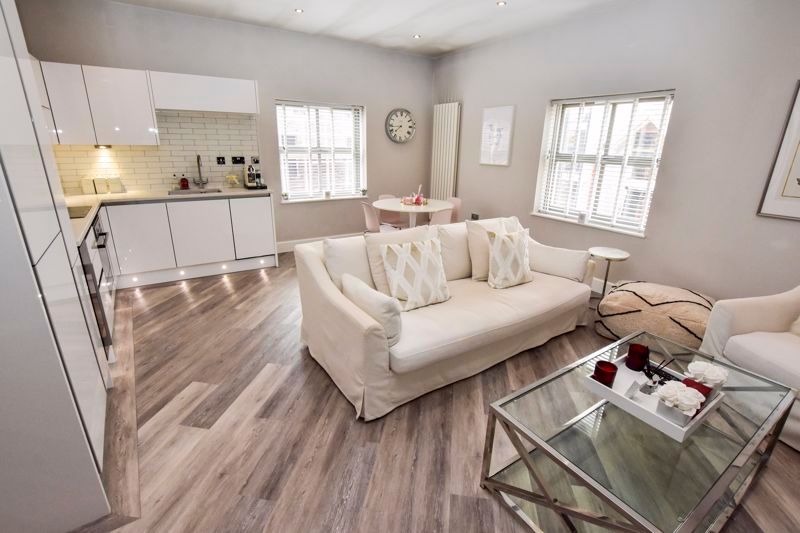 Property photo 2 of 9 Photo 4