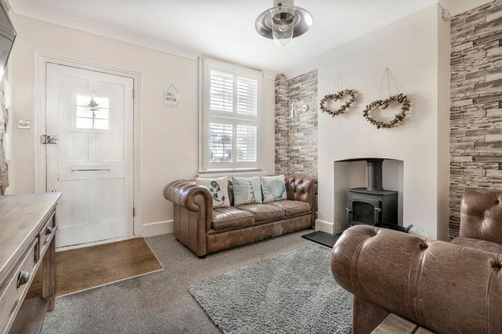 Property photo 3 of 12