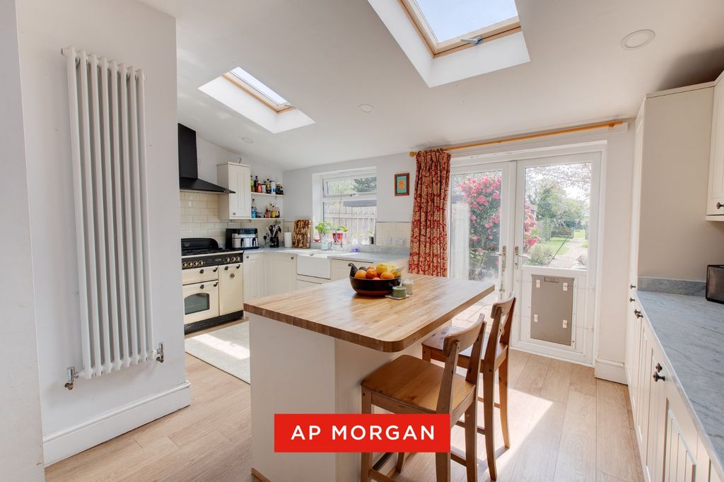 Property photo 3 of 20 Picture No. 06