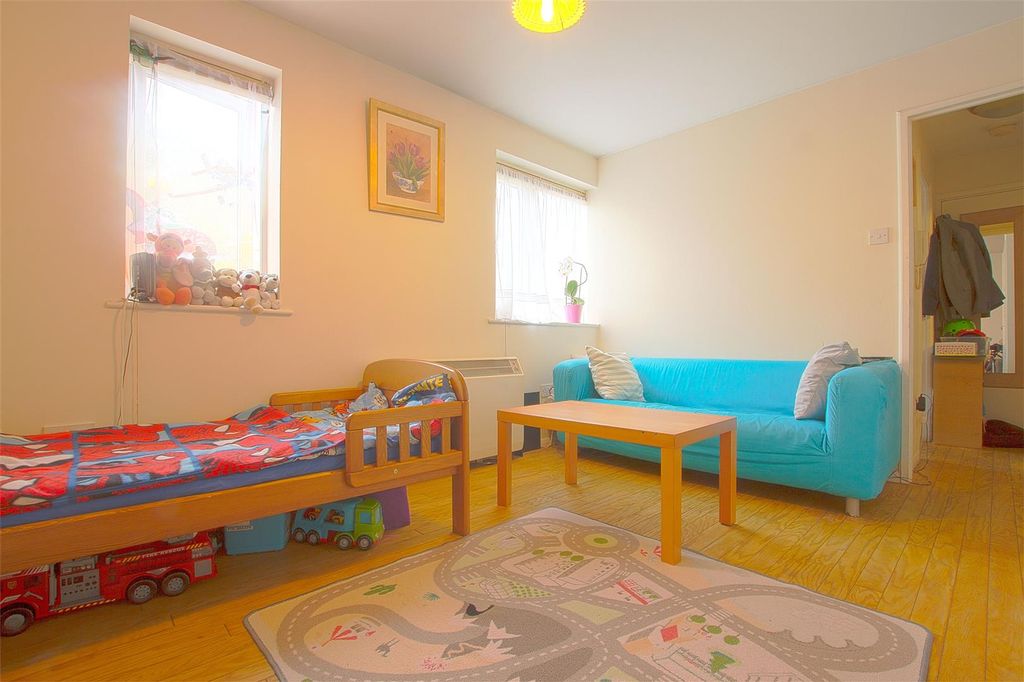 Property photo 2 of 5
