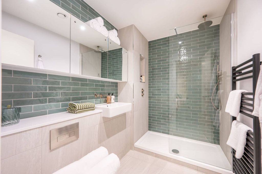 Property photo 2 of 30