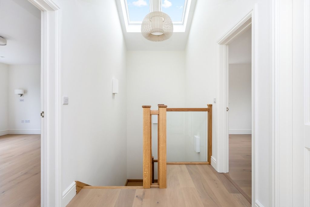 Property photo 3 of 36 4701105