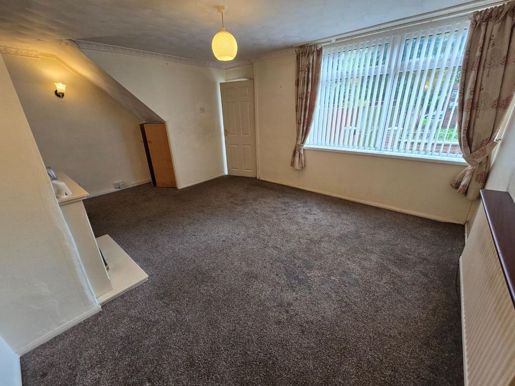 Property photo 2 of 14 Lounge