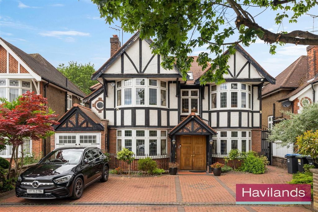 Property photo 1 of 22 The Chine-21.Jpg