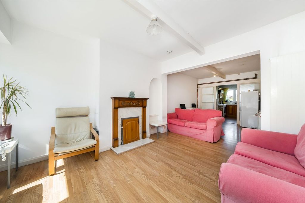 Property photo 3 of 7
