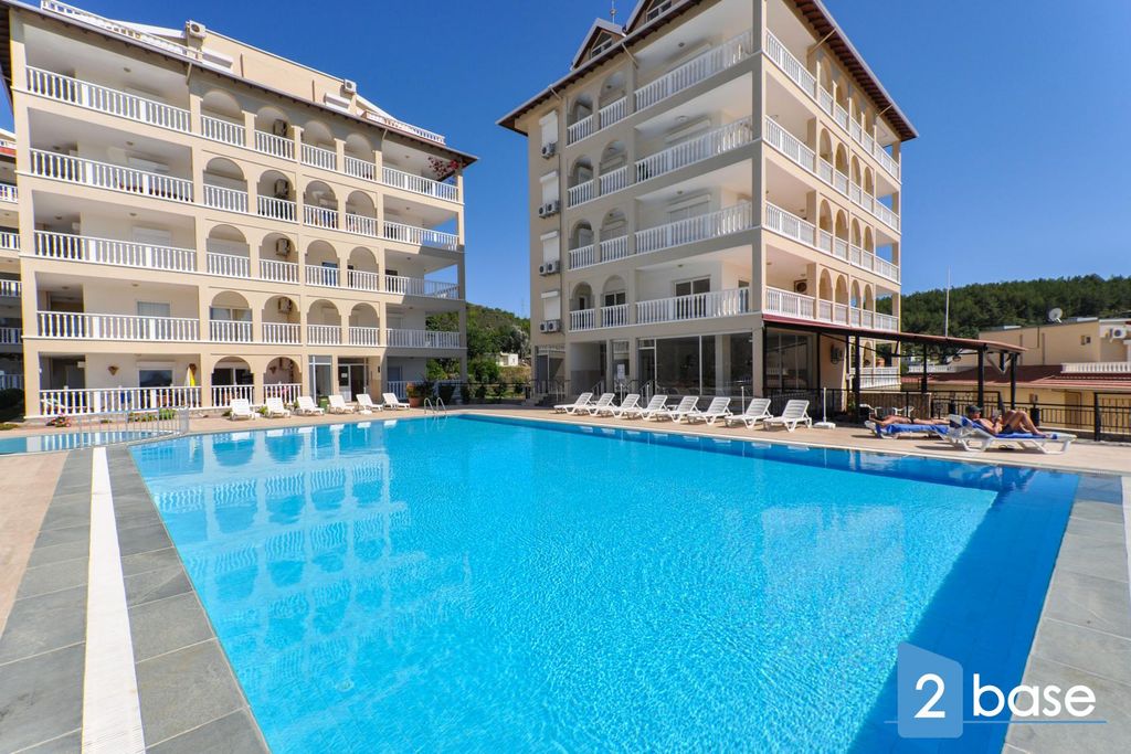 Property photo 3 of 37