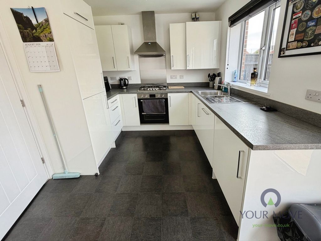 Property photo 2 of 8 Kitchen