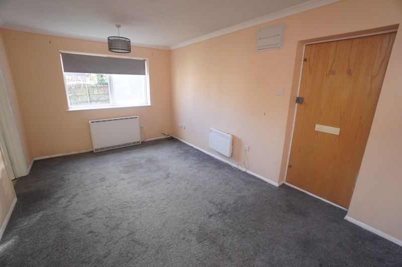 Property photo 3 of 12 Photo 6