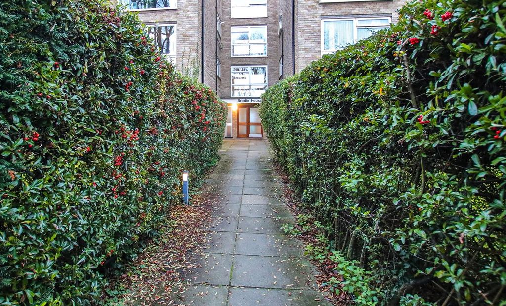 Property photo 2 of 14