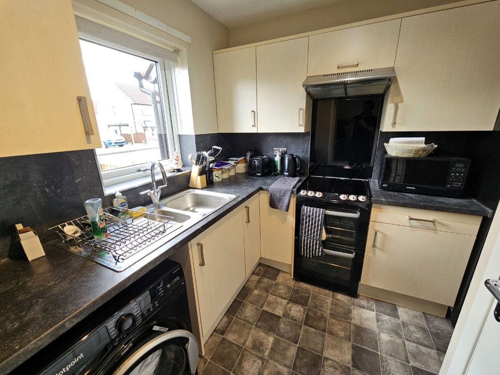 Property photo 2 of 6 Kitchen